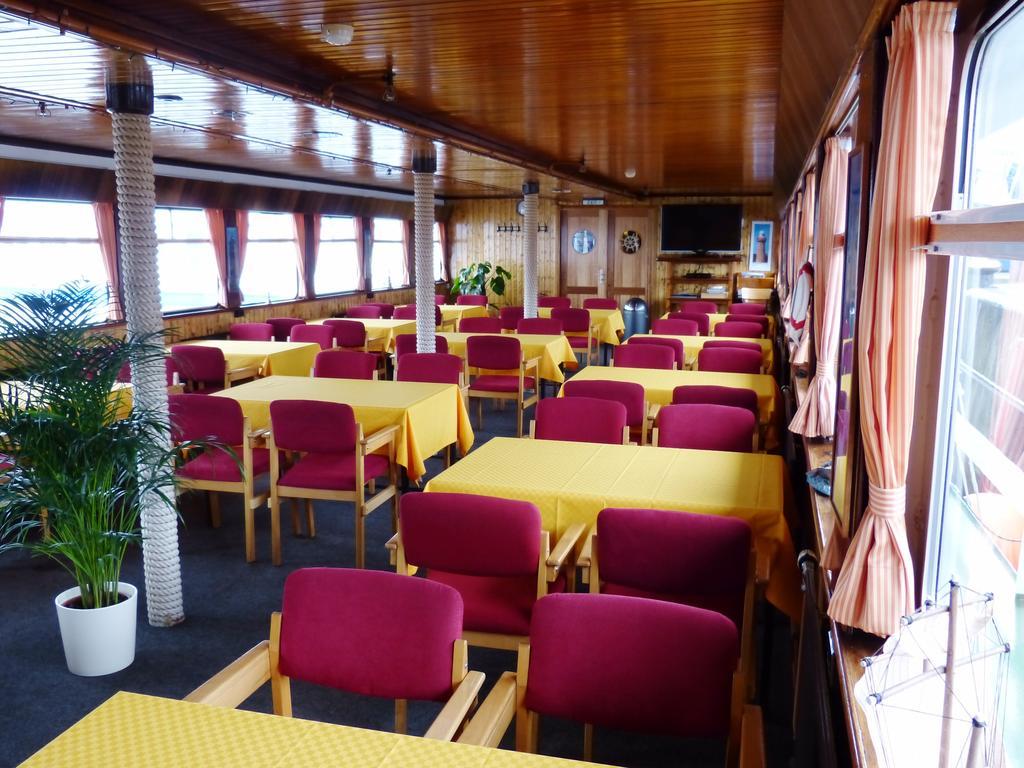 Botel Wohnschiffe Severa 2*