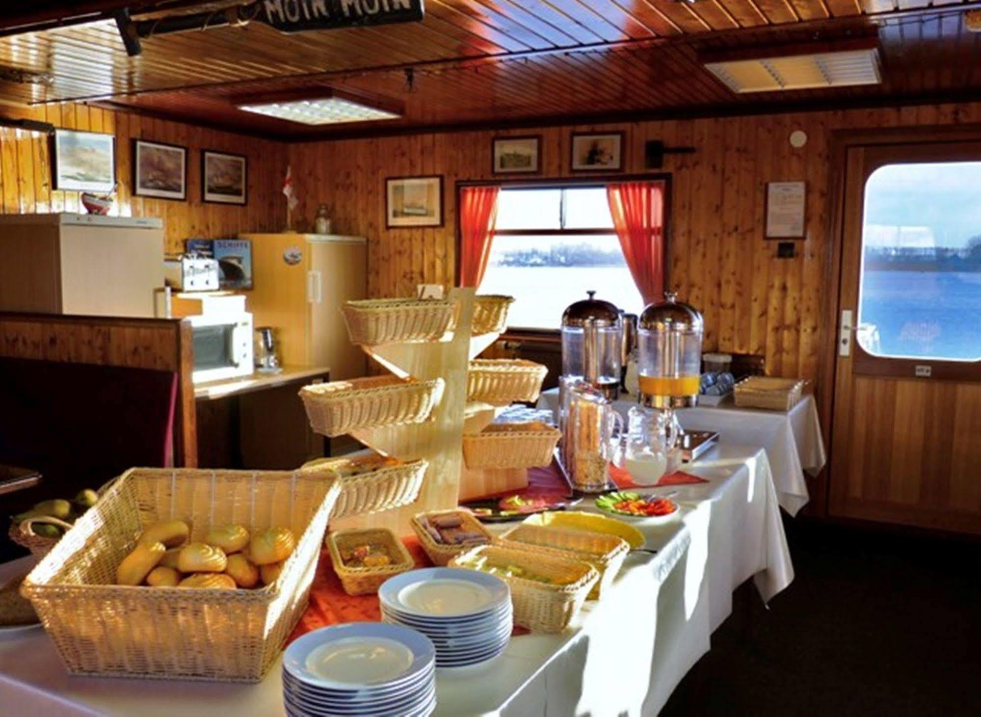 Wohnschiffe Severa Botel Rostock